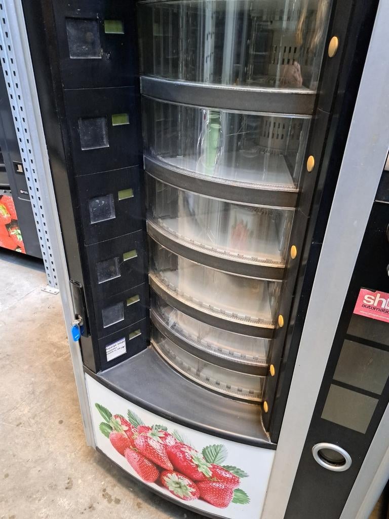 Aardbeien  / asperges automaat gekoeld, Ophalen