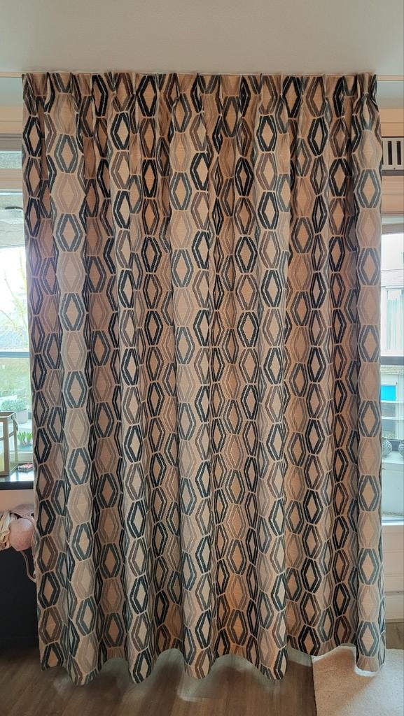 2x Gordijnen met patroon 140x235 cm, 100 tot 150 cm, 200 cm of meer, Ophalen of Verzenden, Modern, Geometrisch