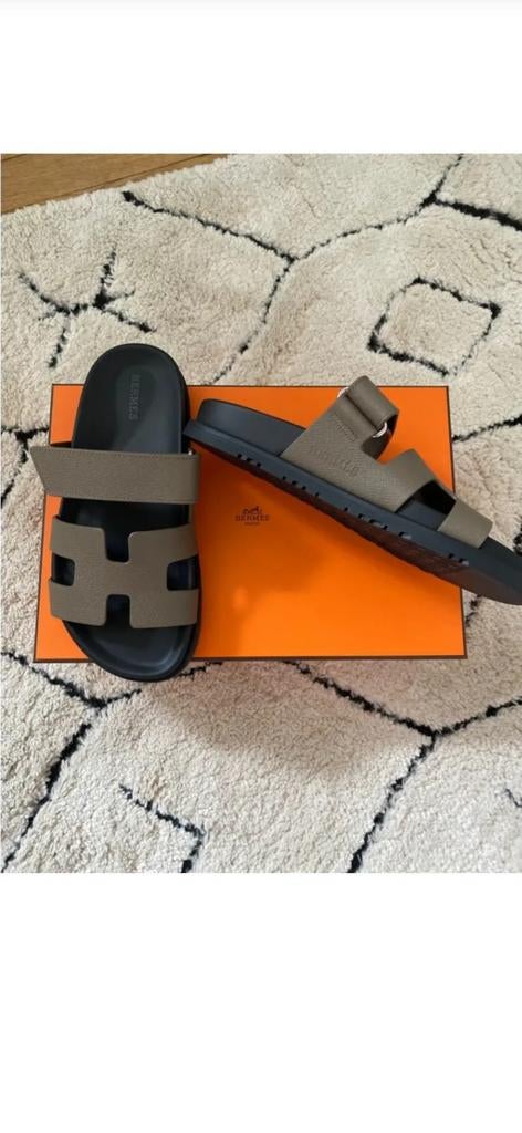 Hermes Slippers - Stijlvol en Comfortabel, Kleding | Dames, Schoenen, Slippers, Bruin, Nieuw, Ophalen of Verzenden