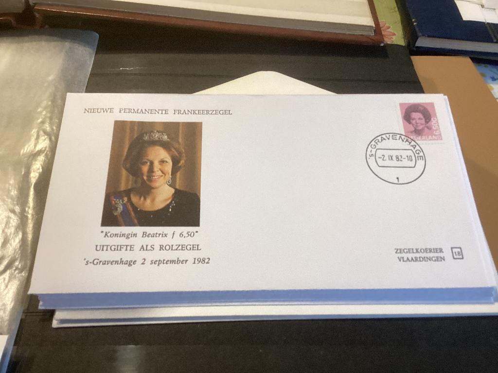 No1054 Beatrix no18 Zegelkoerier Heb van Nederland jaargang, Postzegels en Munten, Postzegels | Eerstedagenveloppen, Ophalen, Onbeschreven