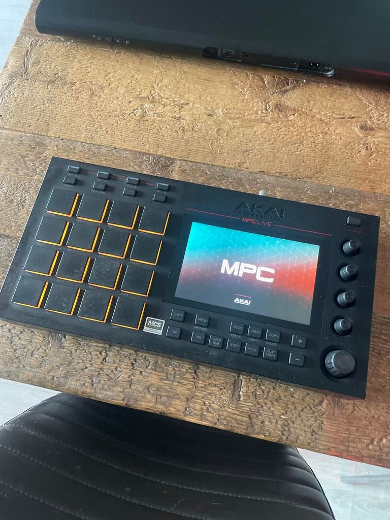 Akai MPC LIVE - Sampler/Sequencer/Workstation, Overige merken, Gebruikt, Met midi-aansluiting, Overige aantallen