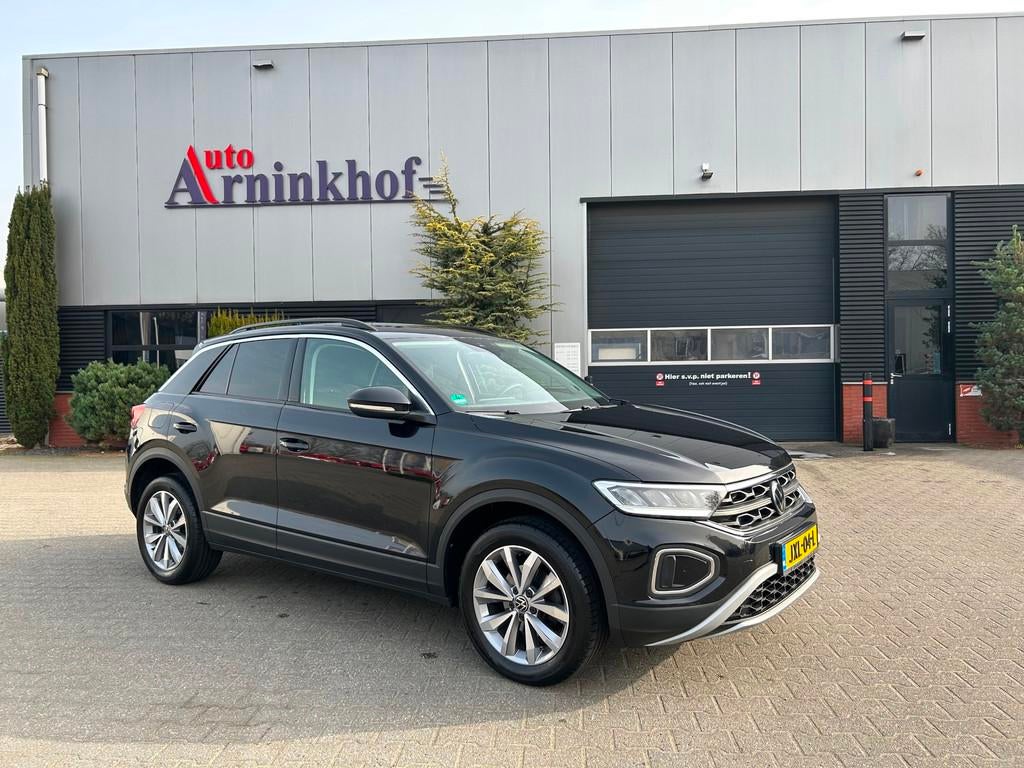 Volkswagen T-Roc 1.5 TSI Life Business, Adaptive cruise, vir, 150 pk, Zwart, Bedrijf, SUV of Terreinwagen