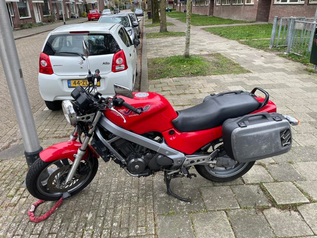 Honda NTV 650 Revere 1996, Motoren, Motoren | Honda, Particulier, Naked bike, meer dan 35 kW, 2 cilinders, Motorrijbewijs A, Cardan-aandrijving