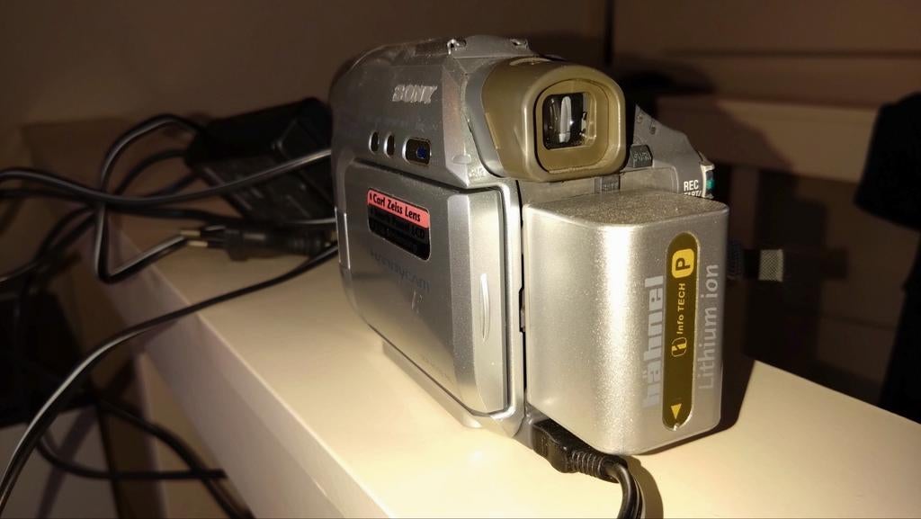 Te koop Sony DCR-HC17E, Ophalen of Verzenden, Gebruikt, 50 Hz, Sony