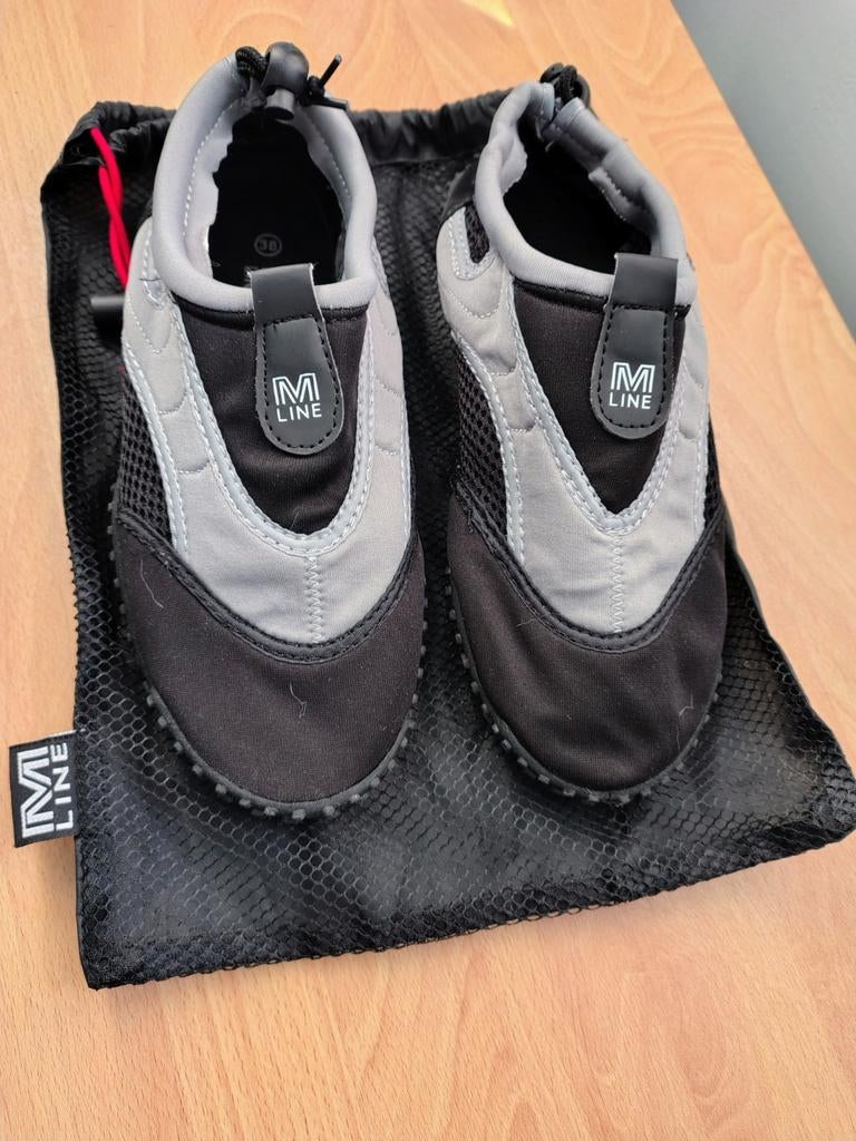 Waterschoenen maat 38, zo goed als nieuw, Watersport en Boten, Watersportkleding, Ophalen of Verzenden