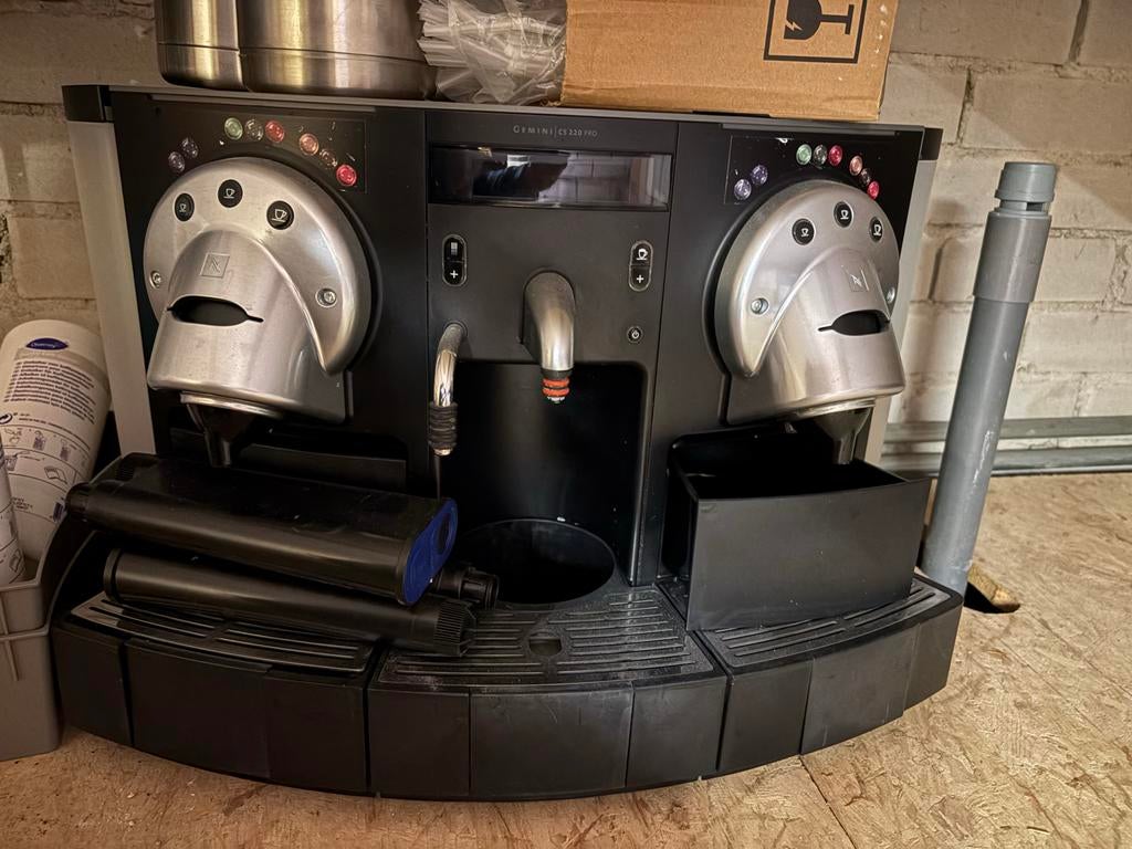 Nespresso Gemini CS 220 Pro Professioneel Koffiezetapparaat, Koffiepads en cups, Gebruikt, 10 kopjes of meer, Koffiemachine