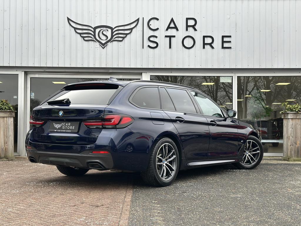 BMW 5 Serie Touring 530i M-SPORT |H&K|CAMERA|HEAD-UP|SFEER|T, Automaat, 1998 cc, Gebruikt, 4 cilinders