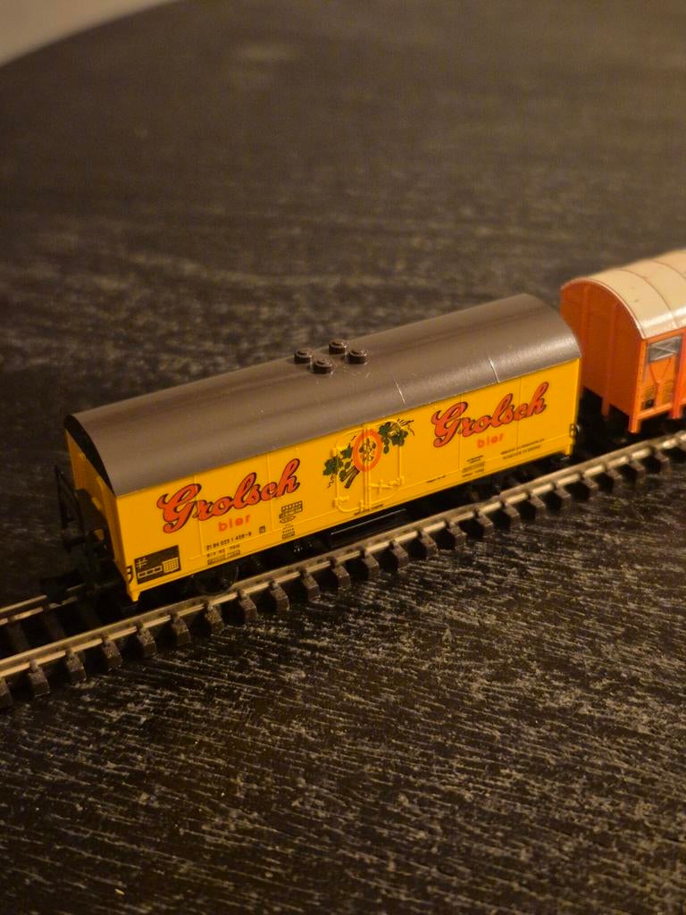 Fleischmann N-spoor: 2x Chiquita goederenwagon, 2x koelwagen, Gebruikt, Wagon, Ophalen of Verzenden, Fleischmann