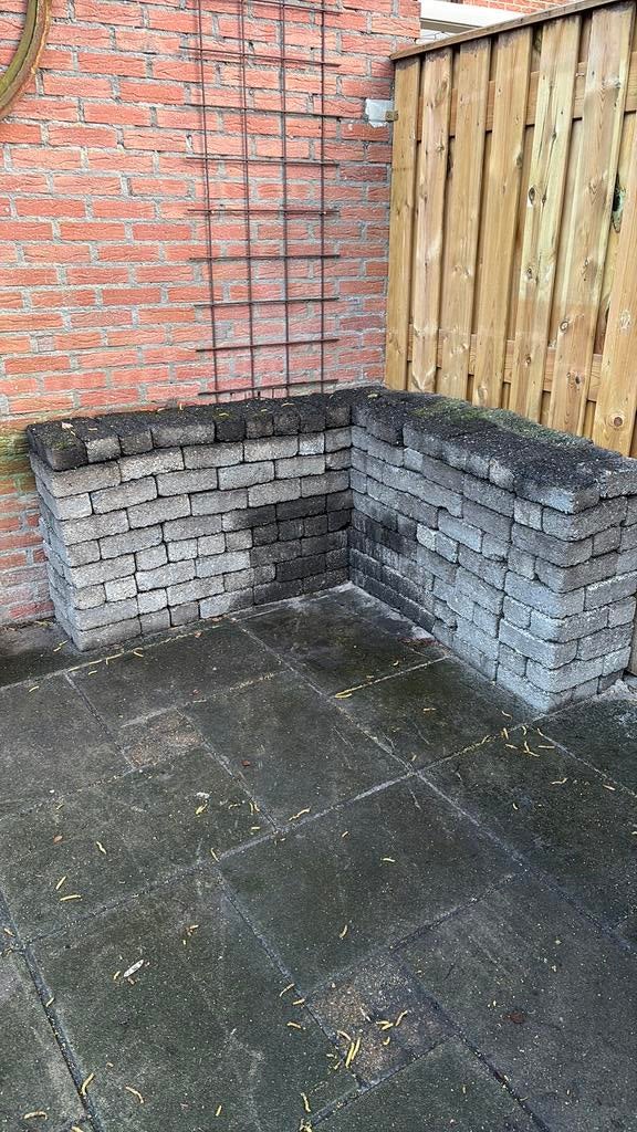 Gratis robuste beton klinkers, Ophalen, Zo goed als nieuw