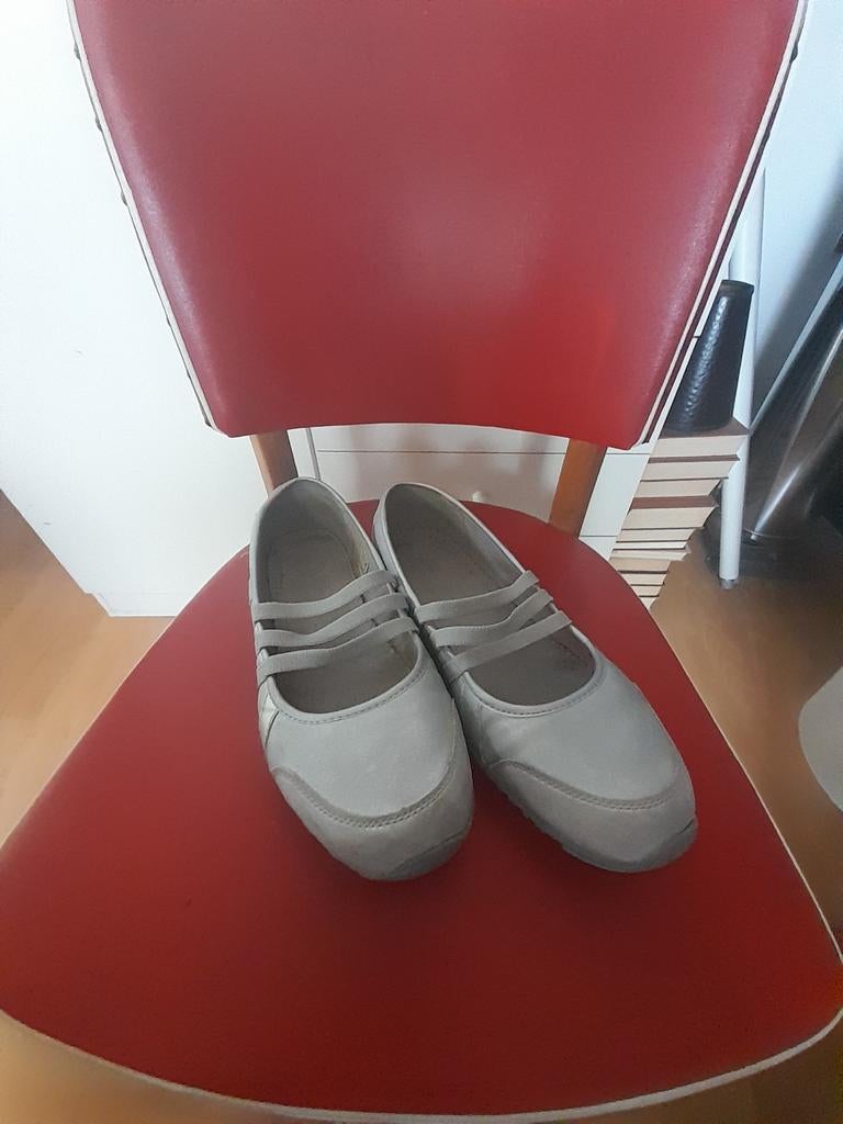 Leuke ballerina's,  maat 42, zilver kleurig., Kleding | Dames, Schoenen, Overige kleuren, Gedragen, Ballerina's, Ophalen of Verzenden