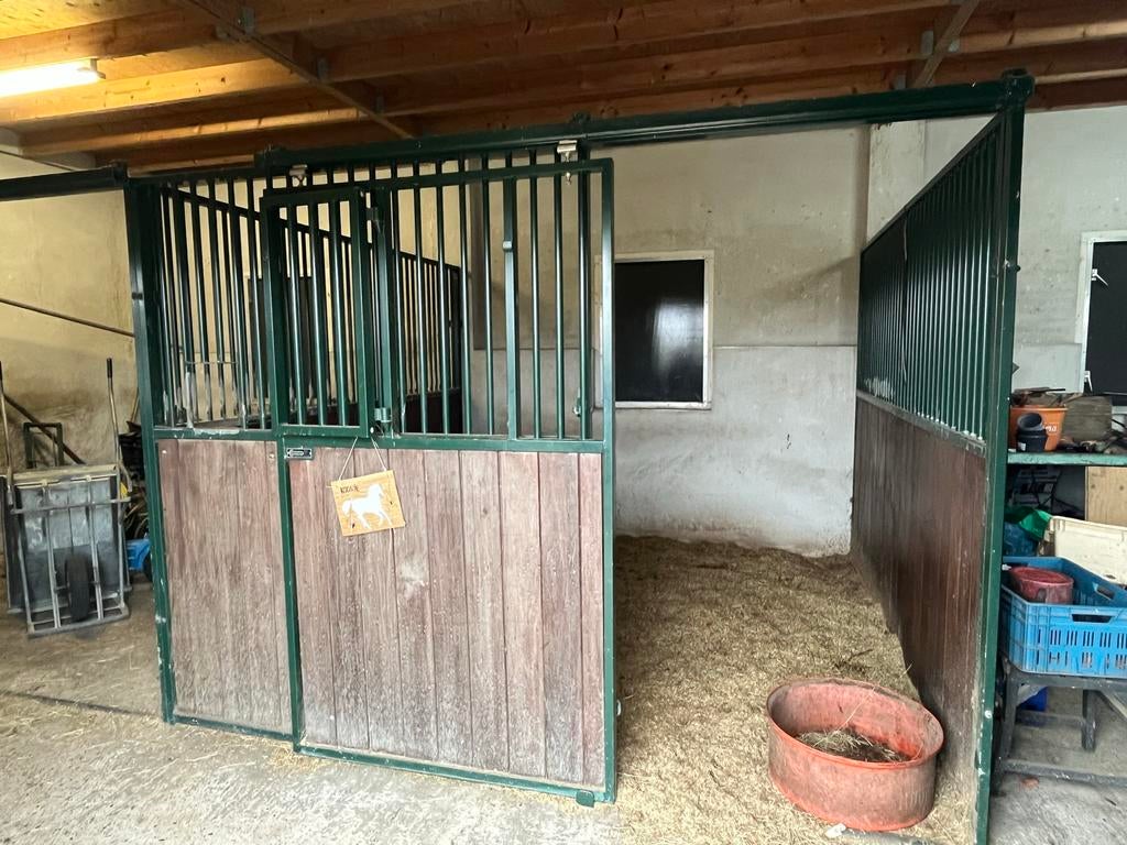 Corton paardenbox / Stalwanden (2 x), Dieren en Toebehoren, Stalling en Weidegang, Stalling, 1 paard of pony