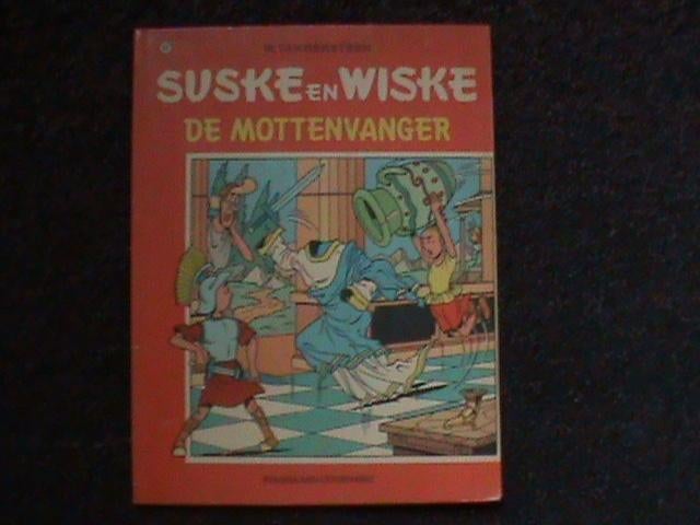 Suske en Wiske De mottenvanger 1e druk 1973 met sticker, Eén stripboek, Ophalen of Verzenden, Zo goed als nieuw