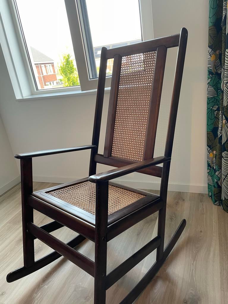 Retro vintage eiken schommelstoel met rieten webbing zitting, Antiek en Kunst, Antiek | Meubels | Stoelen en Banken, Ophalen
