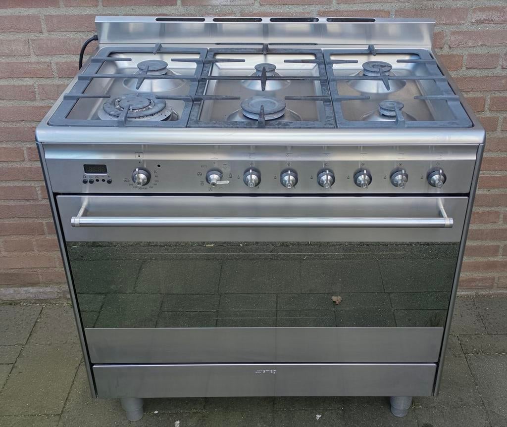 Smeg     Gasfornuis + Oven 6 pits + gasslang, Gebruikt, 60 cm of meer, Ophalen of Verzenden, Gas