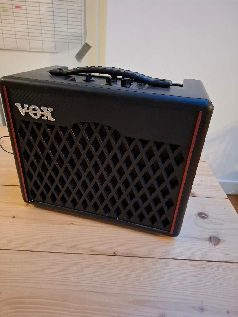 VOX VX I 15 Watt modeling gitaarversterker combo, Muziek en Instrumenten, Ophalen of Verzenden, Gebruikt, Gitaar, Minder dan 50 watt