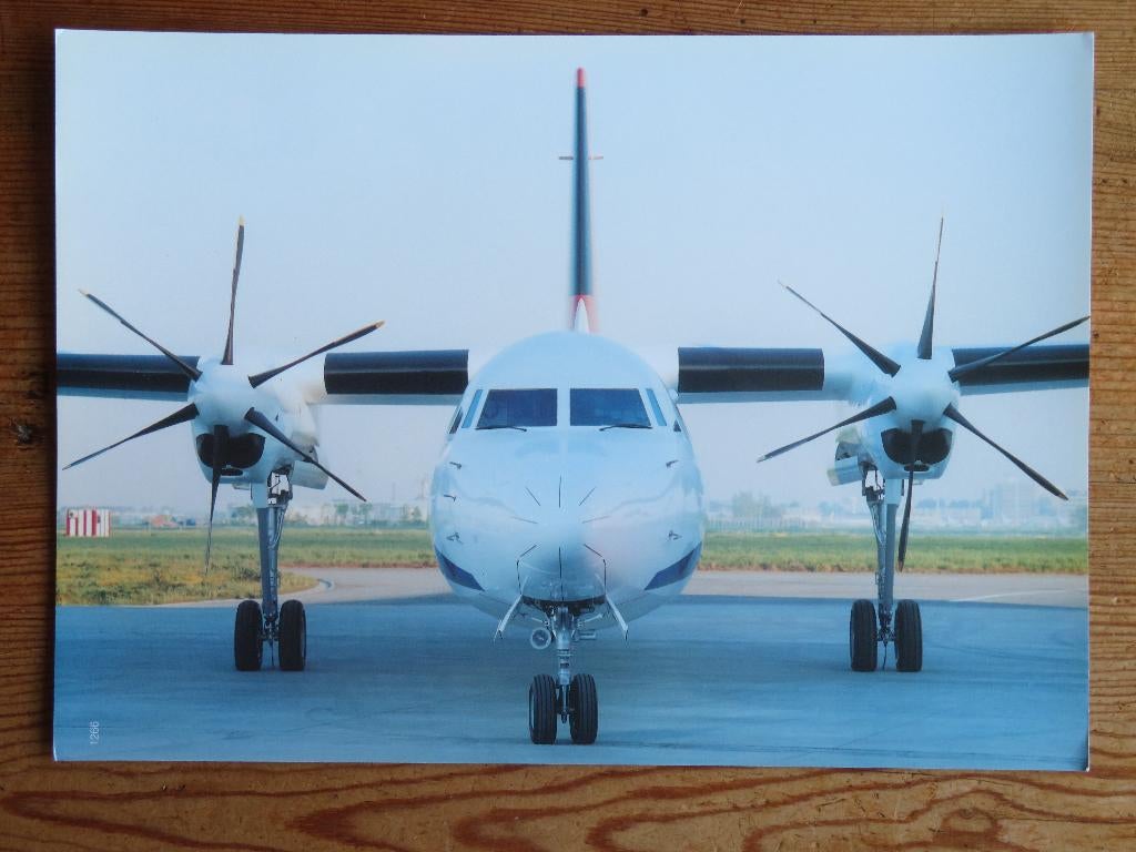 Grote foto van een Fokker 50 Vliegtuig in vooraanzicht, Ophalen of Verzenden, Voor 1940, Overige onderwerpen