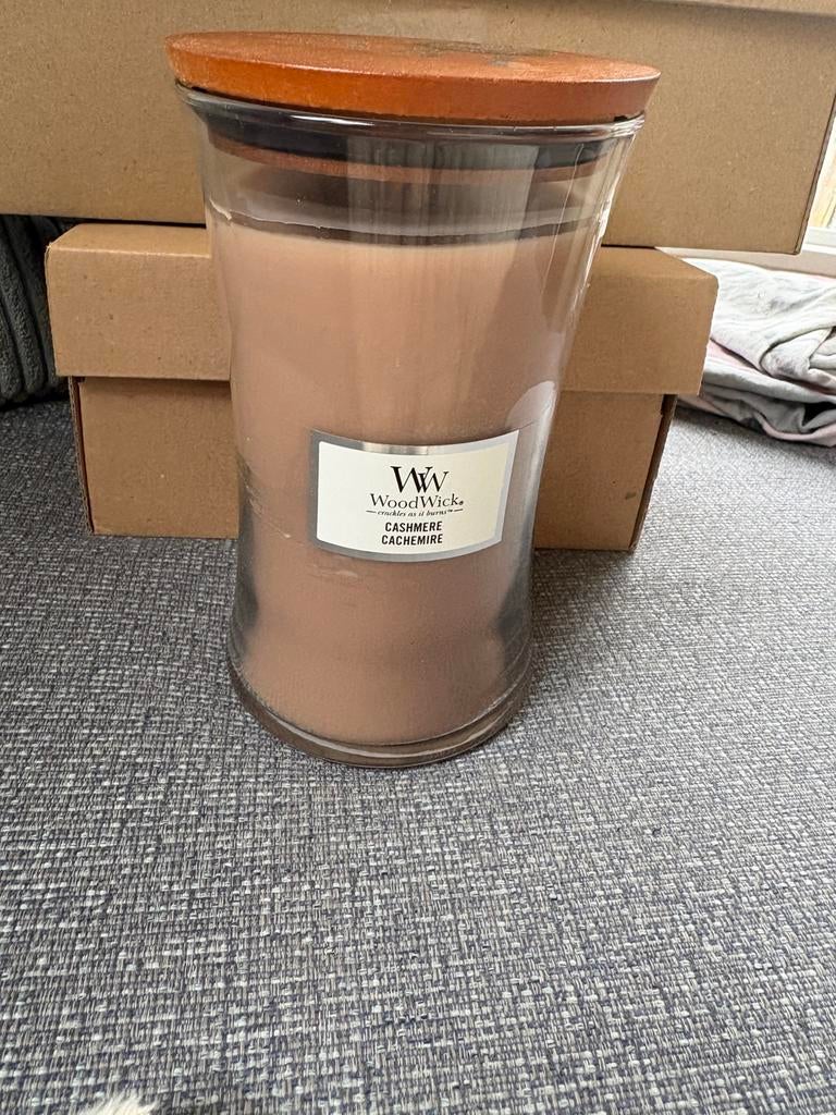 Nieuw large woodwick kaars cashmere, Ophalen of Verzenden, Nieuw, Overige materialen, Minder dan 25 cm