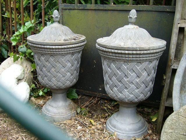 Gietijzeren Tuinvazen mandweefmotief per set, Ophalen, Gebruikt