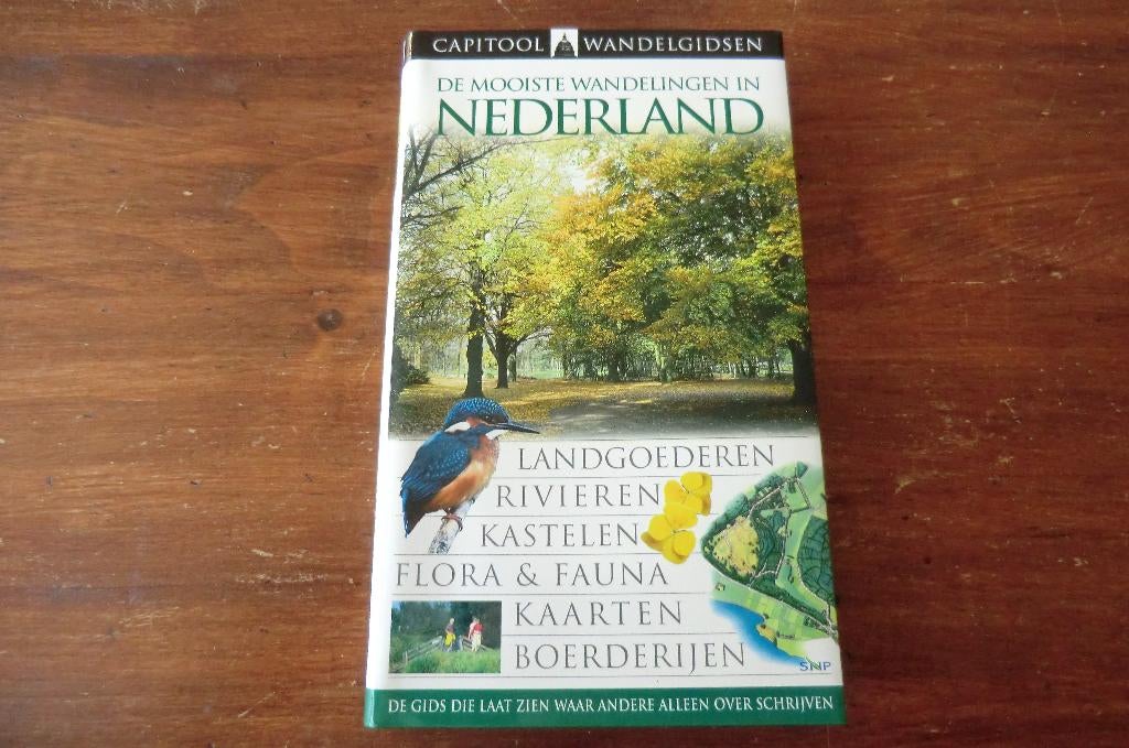 wandelgids - De mooiste wandelingen in Nederland - capitool, Boeken, Capitool, Fiets- of Wandelgids, Ophalen of Verzenden, Zo goed als nieuw
