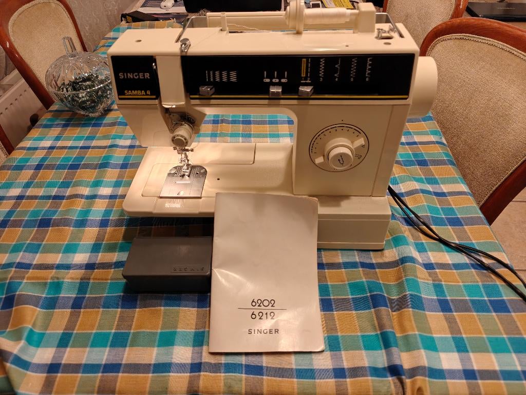 Singer 6212C Samba 4, Ophalen, Gebruikt, Naaimachine, Singer