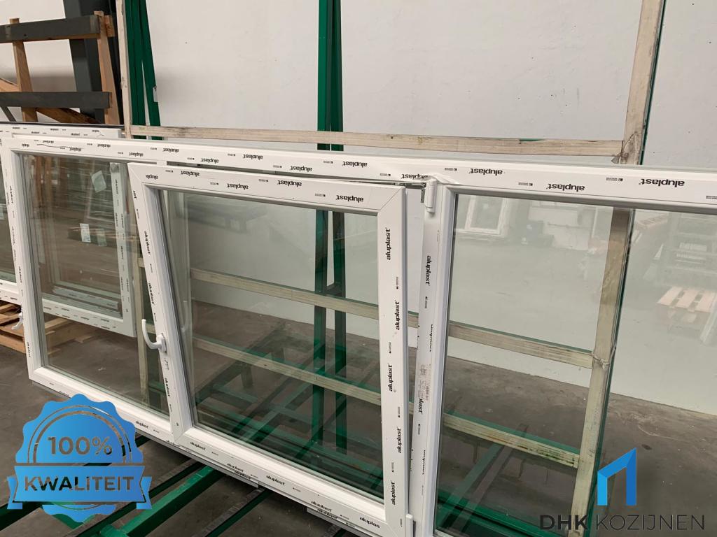 KUNSTSTOF KOZIJN V-DK-V 250x110 - OP VOORRAAD, Doe-het-zelf en Verbouw, Kozijnen en Schuifpuien, Niet ingevuld, Kunststof, Dakkapel