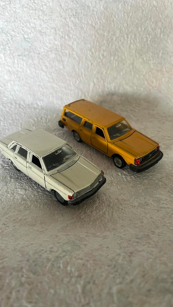 VOLVO 245DL en VOLVO 144, Ophalen of Verzenden, Zo goed als nieuw, Auto, Overige merken