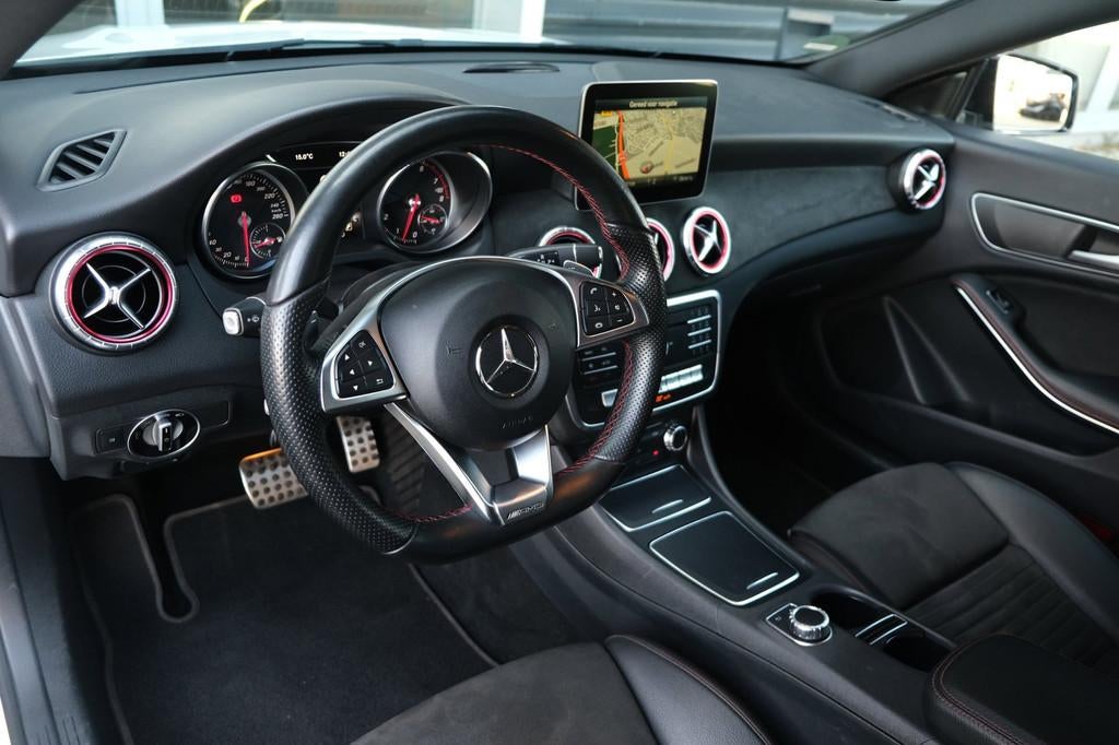 Mercedes-Benz CLA-klasse SB 180 Amg Pano Night Led, Auto's, CLA, 730 kg, Gebruikt, Euro 6