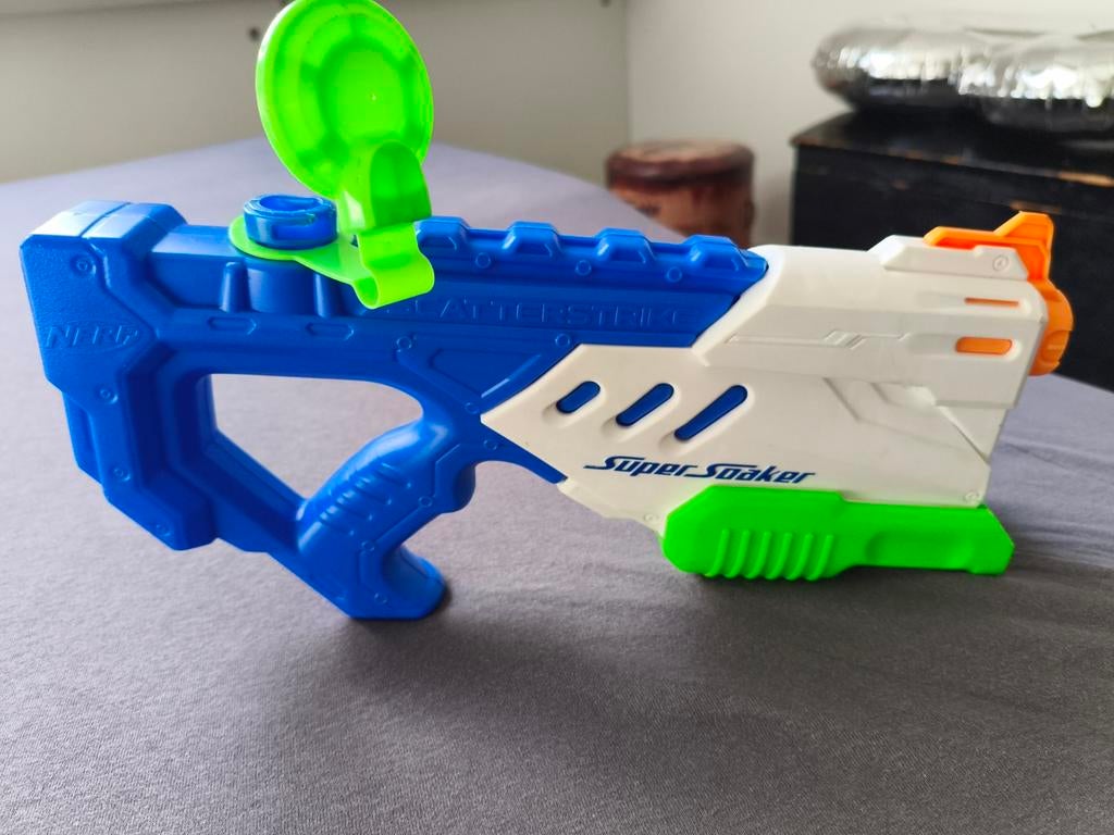 Nerf Super Soaker Scatterstrike waterpistool, Kinderen en Baby's, Speelgoed | Buiten | Actiespeelgoed, Ophalen, Zo goed als nieuw