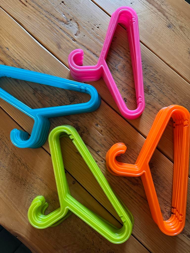 40 IKEA kledinghangers voor kinderen, Kleding | Dames, Kledinghangers, Ophalen of Verzenden, Gebruikt, Kunststof, Kinderen
