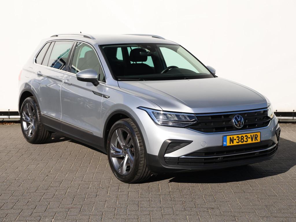 Volkswagen Tiguan 1.5 TSI Life Business 130 pk | Trekhaak |, Auto's, Voorwielaandrijving, 4 cilinders, Origineel Nederlands, Handgeschakeld