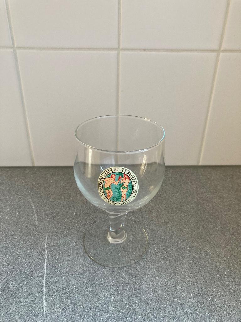 Glas De verboden vrucht. Hoegaarden De Kluis Adam Eva is, Ophalen of Verzenden, Nieuw, Bierglas
