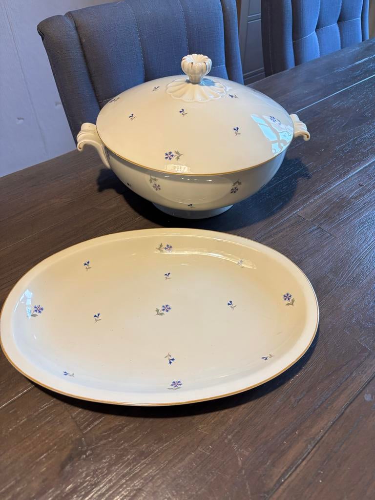 Serveerschaal met bloemetjes motief, Ophalen