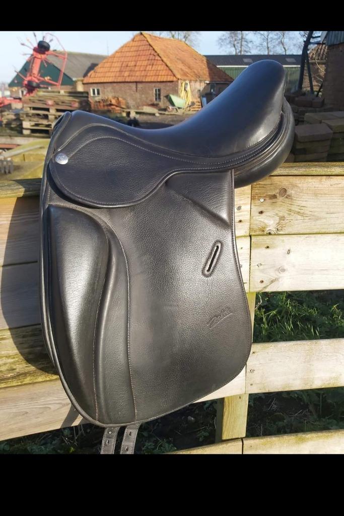 Zaldi dressuur zadel 17,5 inch, Ophalen of Verzenden, Gebruikt, Dressuur