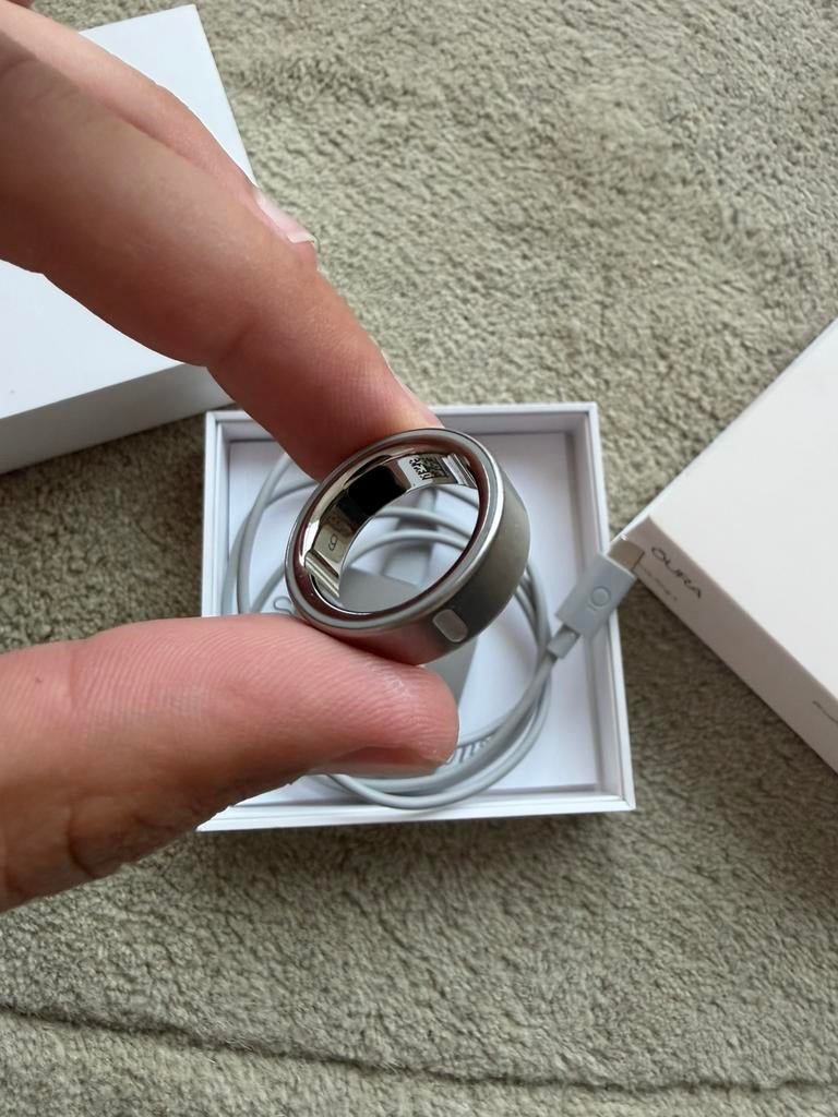 Aura ring 4, Sieraden, Tassen en Uiterlijk, Ringen, Ophalen of Verzenden, Zo goed als nieuw, Zilver, Dame