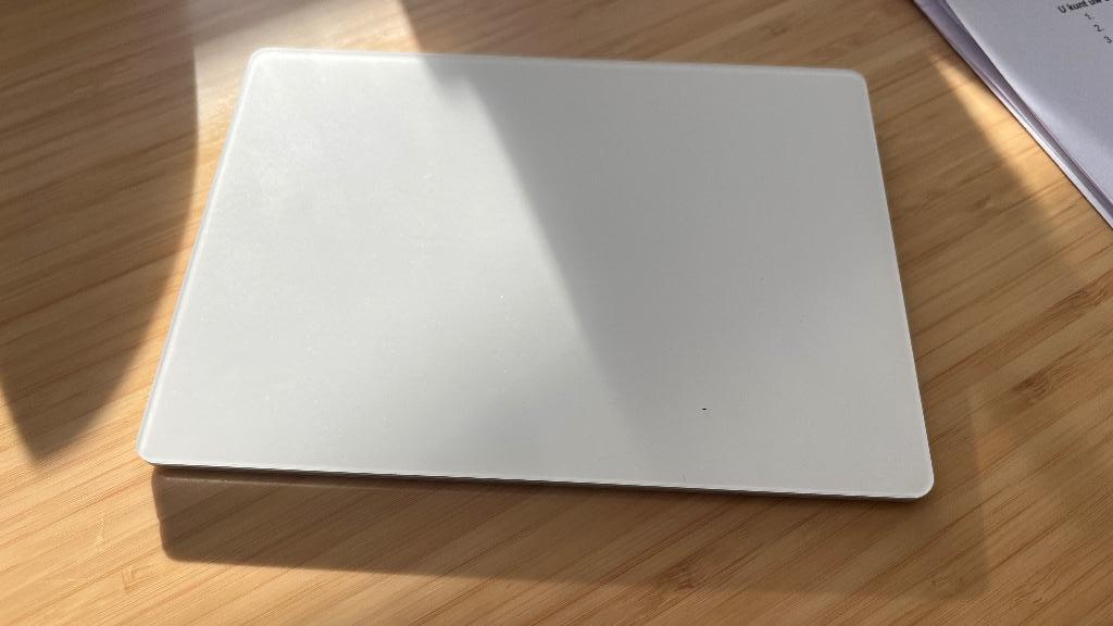 Apple Magic TrackPad (oplaadbaar), Ophalen of Verzenden, Zo goed als nieuw, Draadloos, Apple