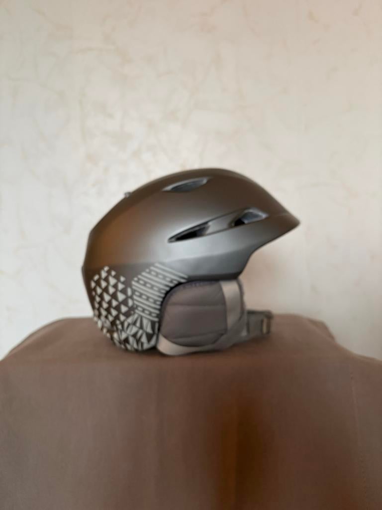 Giro skihelm dames maat M, Overige merken, Gebruikt, Overige typen, Ophalen of Verzenden