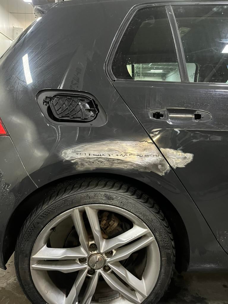 Autoschade? Wij maken uw auto weer als nieuw!, Lakschade of Spuitwerk