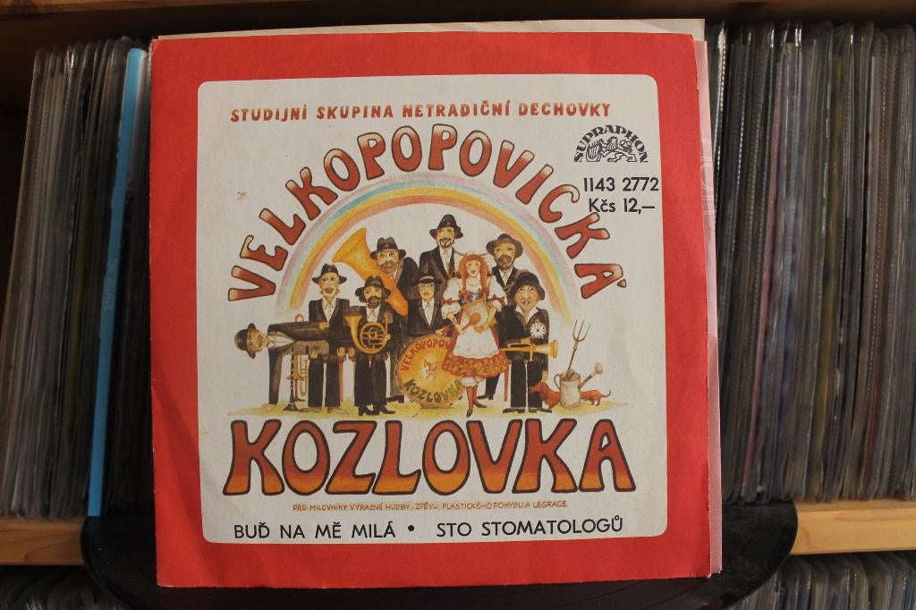 7" Single Velkopopovická Kozlovka - Buď Na Mě Milá / Sto Sto, Gebruikt, 7 inch, Single, Ophalen of Verzenden
