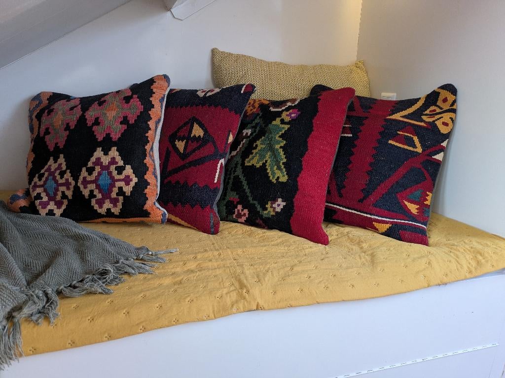 Kussens kelimkussen kussenhoezen Perzisch wol vintage, Huis en Inrichting, Woonaccessoires | Kussens, Ophalen, Zo goed als nieuw