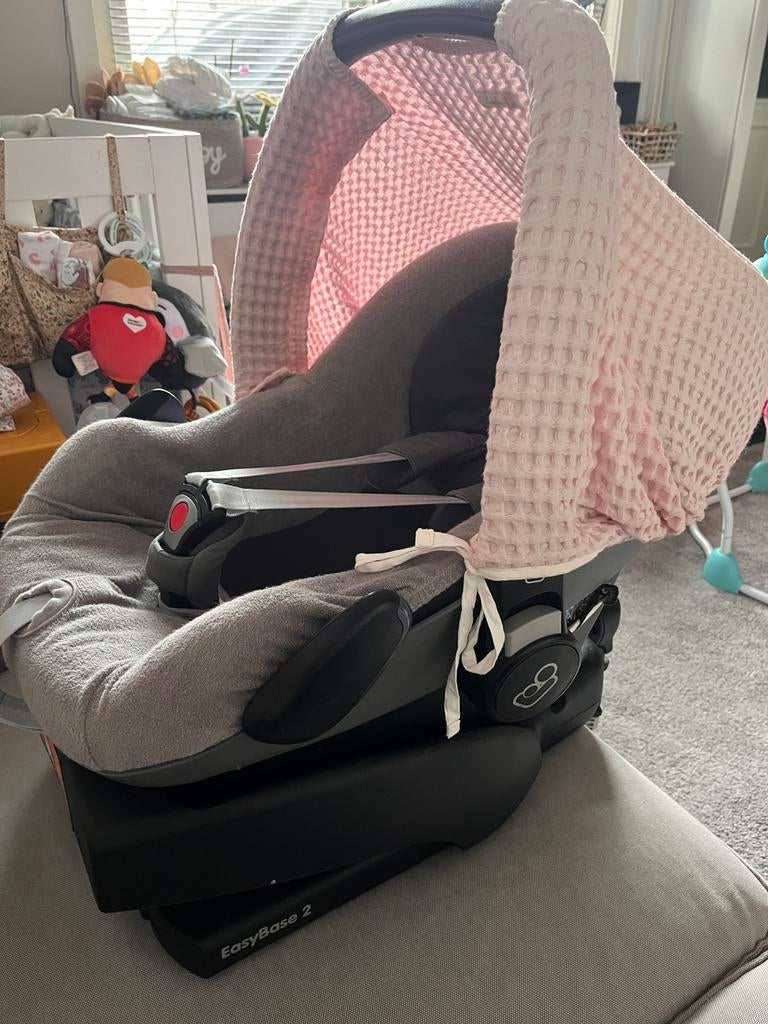 Maxi cosi pebble met easybase 2, Ophalen, Autogordel, Zo goed als nieuw, 0 t/m 13 kg