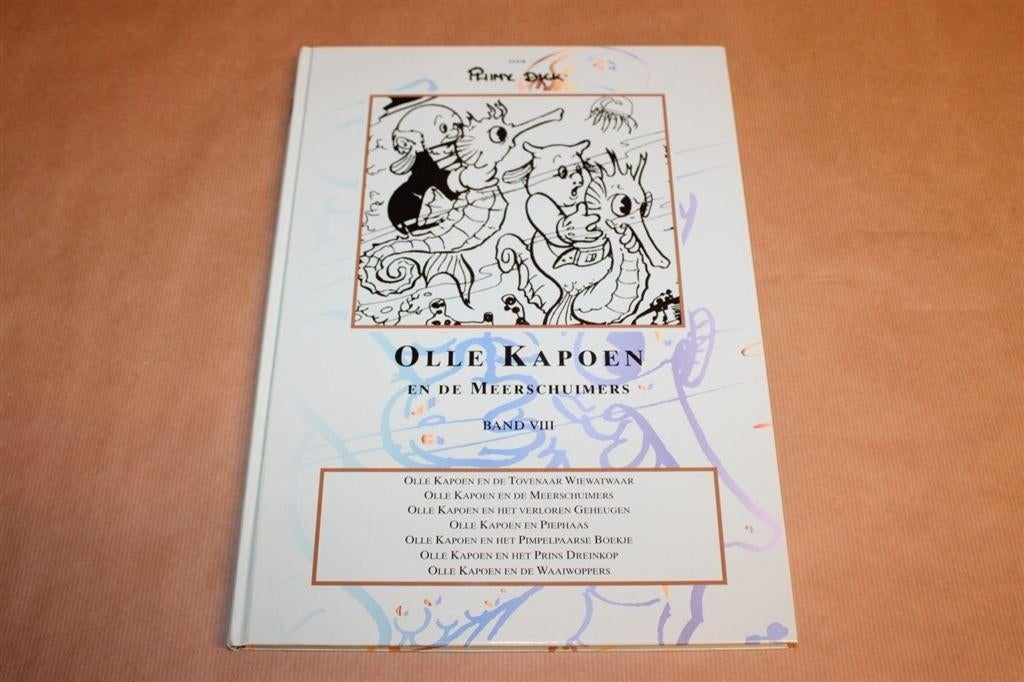 Olle Kapoen en de Meerschuimers - Band 8 - Phiny Dick, Eén stripboek, Ophalen of Verzenden, Zo goed als nieuw
