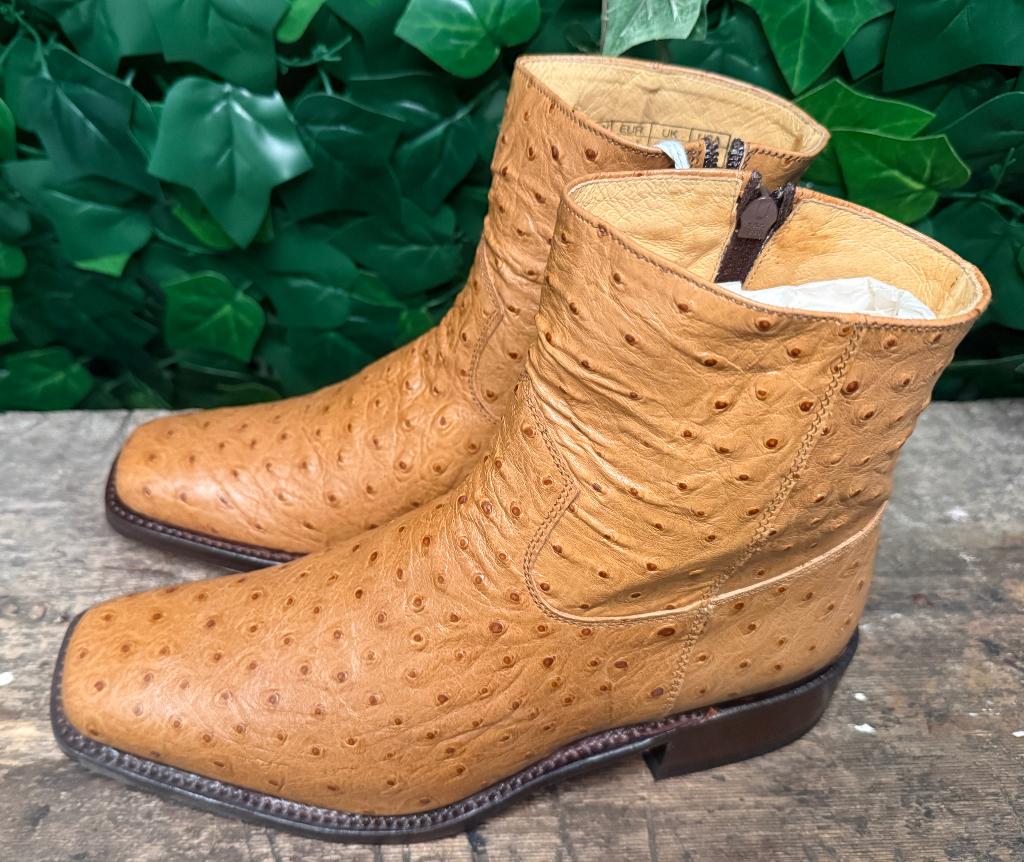 prachtige aparte laars van Sendra struisvogelleer maat 41, Sendra, Bruin, Boots, Nieuw