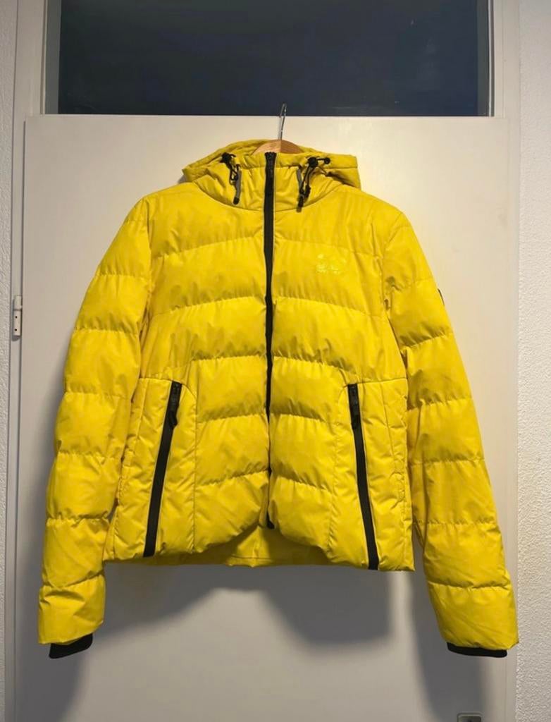 Knalgele Superdry winterjas - Maat 42, Ophalen of Verzenden, Zo goed als nieuw, Maat 42/44 (L), Geel