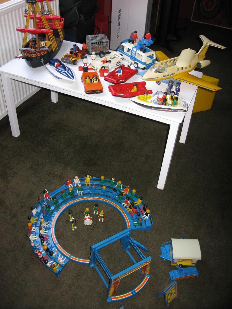 Heel veel playmobil en 75 poppetjes, Kinderen en Baby's, Speelgoed | Playmobil, Ophalen of Verzenden, Gebruikt, Complete set