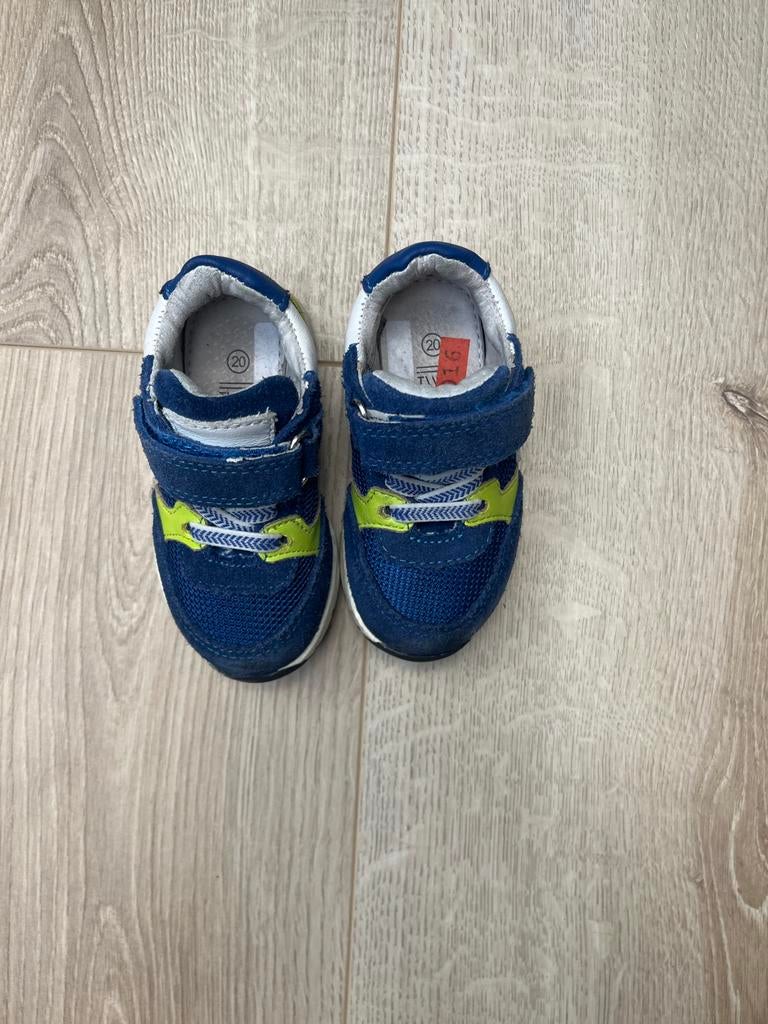 Blauwe kinderschoenen maat 20, Kinderen en Baby's, Kinderkleding | Schoenen en Sokken, Ophalen, Gebruikt, Jongen of Meisje, Schoenen