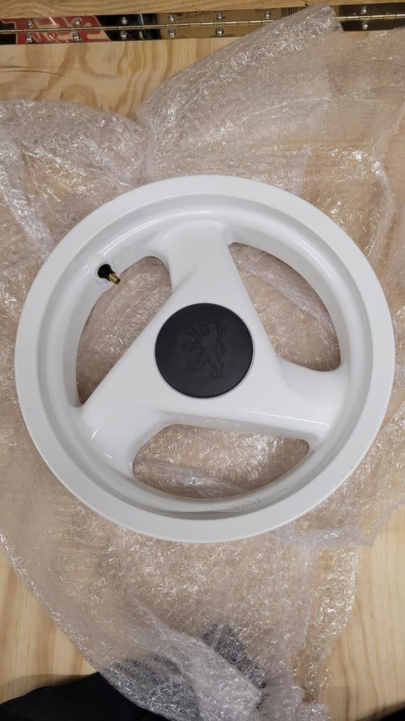 Peugot speedfight 2 nieuwe achtervelg velg wiel band velgen, Ophalen of Verzenden, Zo goed als nieuw, Overige typen, Peugeot