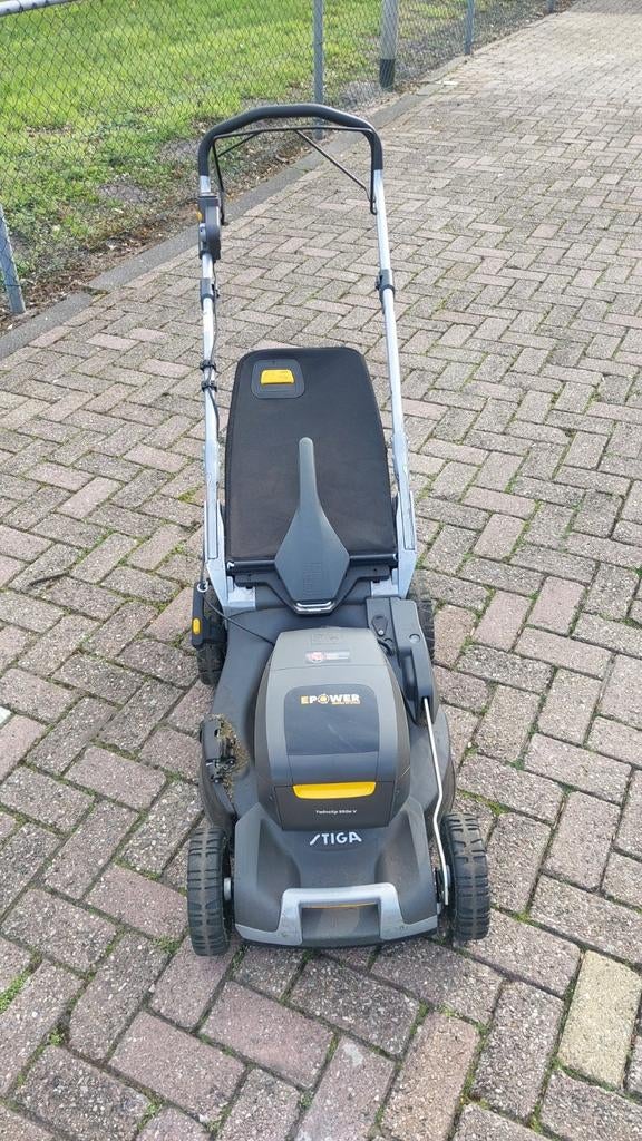 Stiga Twinclip 950E V accu grasmaaier, Ophalen