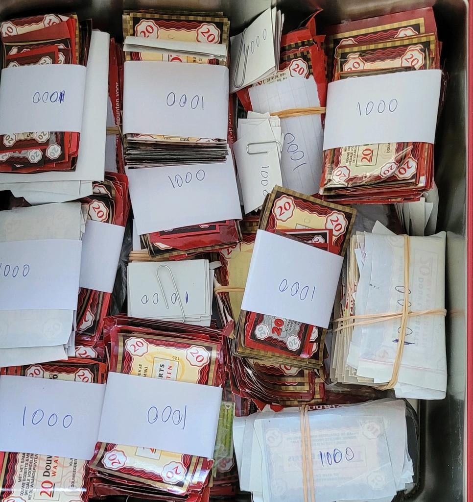 40.200 Douwe Egberts punten in stapeltjes van 1000, Ophalen of Verzenden, Koffie of Thee, Zegels, Bonnen of Punten