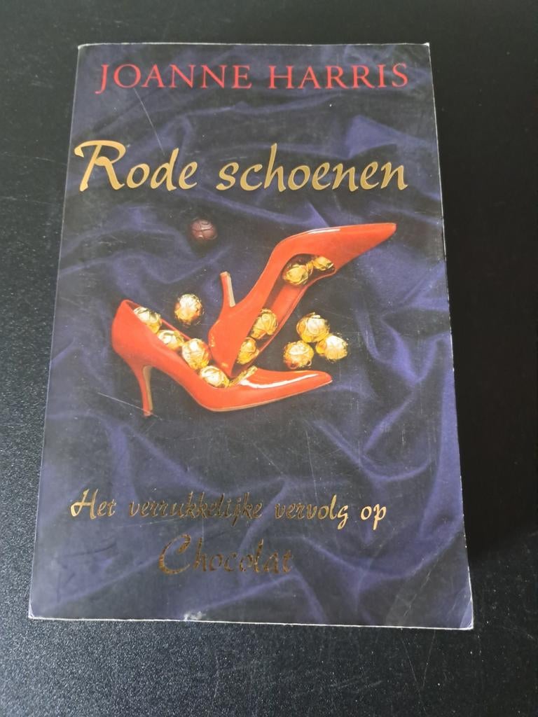 Joanne Harris - Rode schoenen, Ophalen of Verzenden, Zo goed als nieuw, Joanne Harris