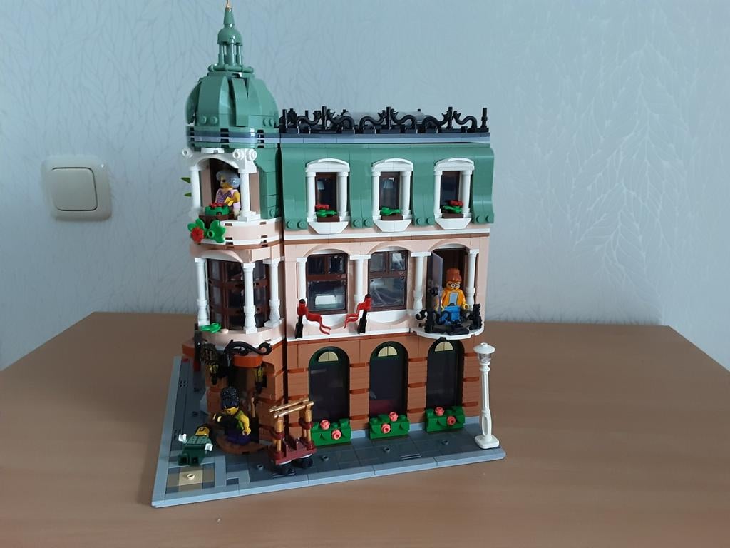 Lego Boutique Hotel, Kinderen en Baby's, Speelgoed | Duplo en Lego, Zo goed als nieuw, Ophalen of Verzenden